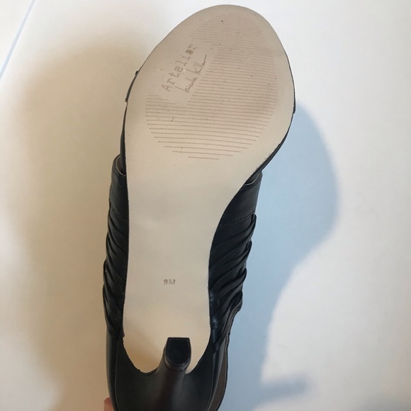 NWT Nicole Miller Artelier - Addison heels - Picture 5 of 8